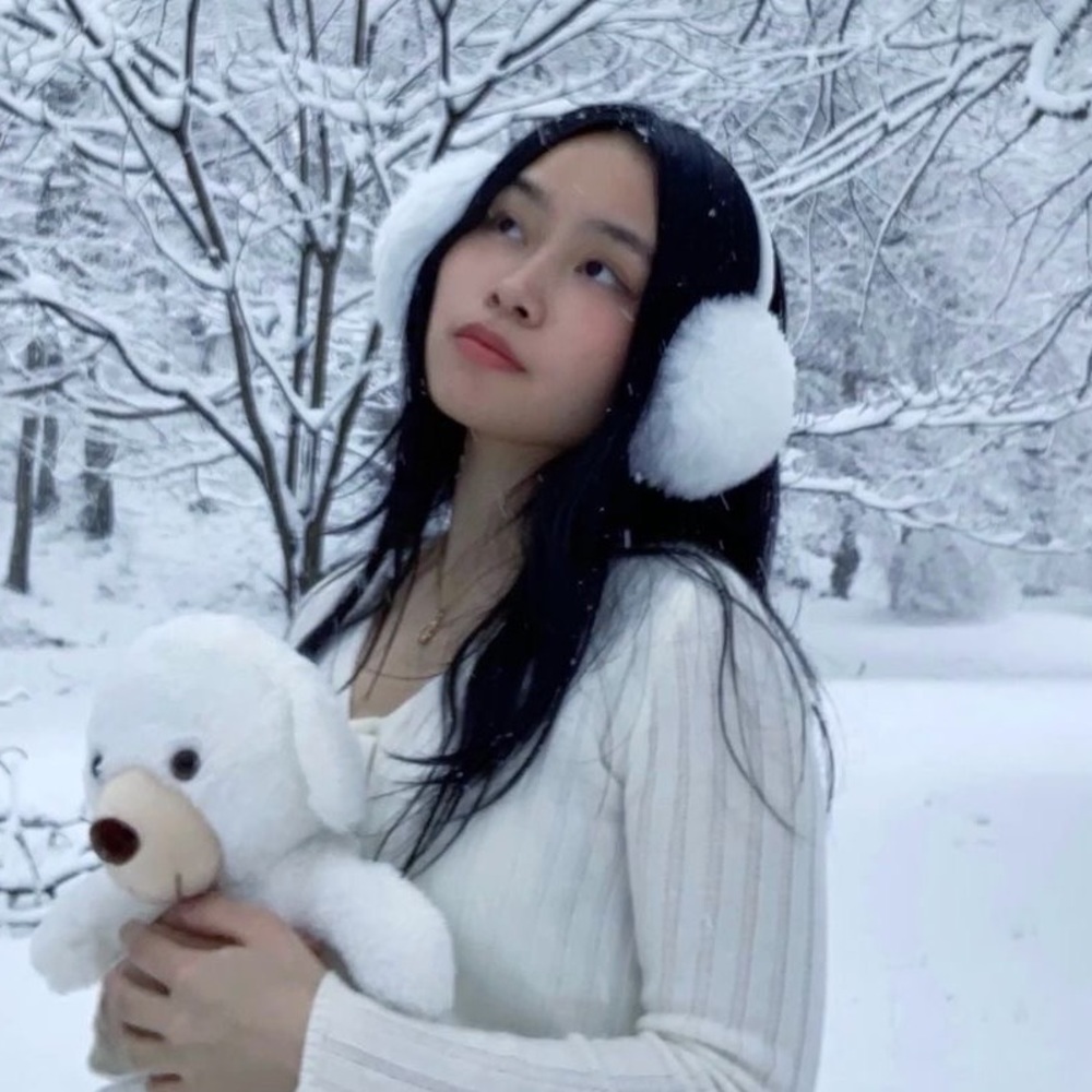 Amazing brand new, fluffy white earmuffs